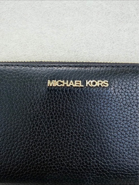 Michael Kors Handbags - Michael Kors Black Pebbled Leather Men's Zip Wallet with Gold Logo